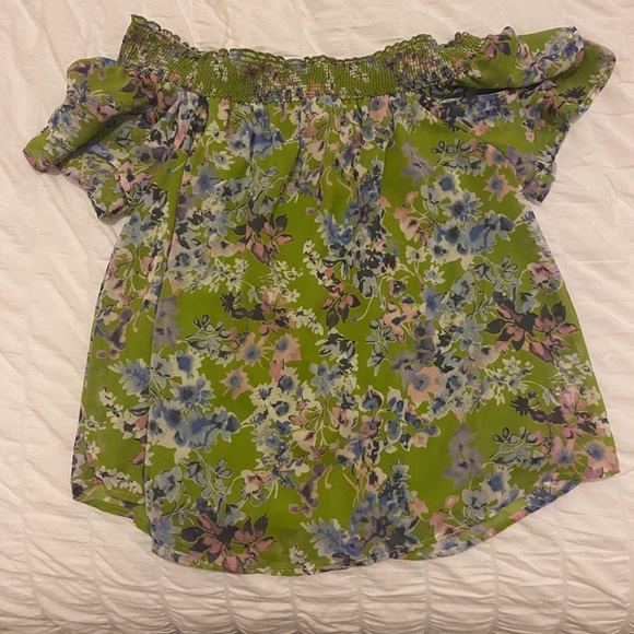 Lime green off the shoulder top - Picture 1 of 4